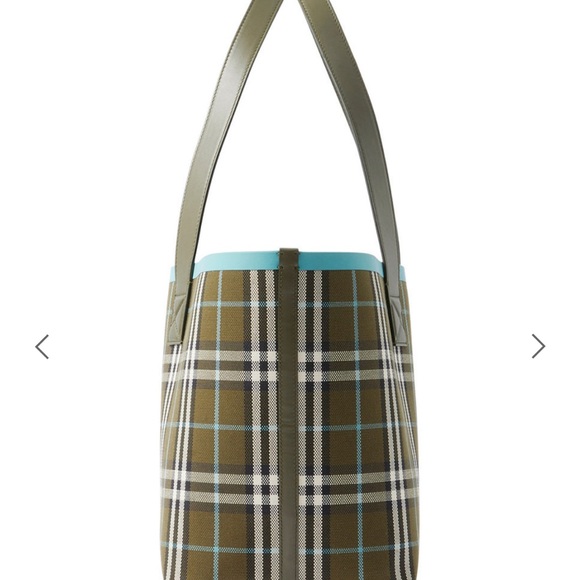Brand new Burberry London Tote with detachable pouch. Still in box! - Picture 3 of 6